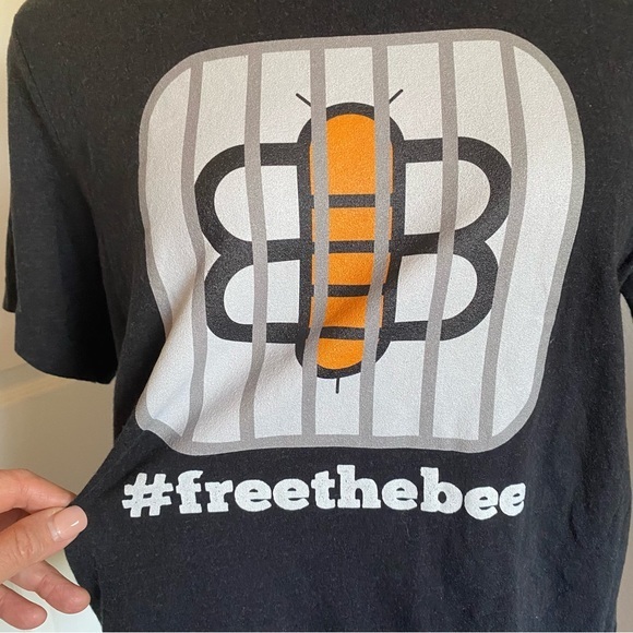 #freethebee t-shirt in size 12, overall black, screen‎ print on front chest. 🐝 - Picture 3 of 10